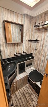 Predám karavan obytný príves Hobby 440 deluxe - 3