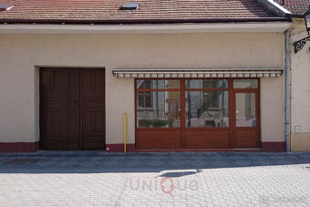 Na predaj starší rodinný dom v centre Komárna - 3