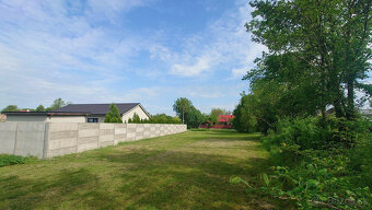 Rožný stavebný pozemok s ideálnou orientáciou - 3