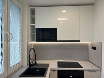 NOVINKA-MODERNÝ, KRÁSNY 3 IZBOVÝ BYT S LOGGIOU - 3