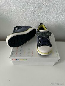 GEOX,TIMMI HILFIGER,WANDA,H&M - 3