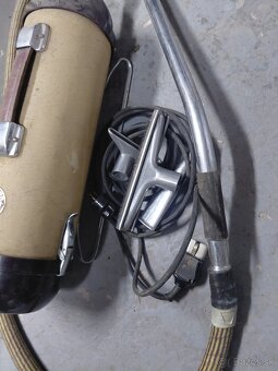 Stary vysavač elektro praga - 3