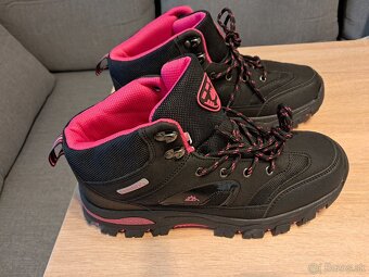 Predám nové botasky č.42 - 3