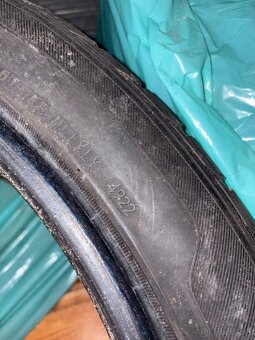 275/40 r22 - 3