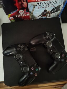 Ps4 Slim + hry a ovládače - 3