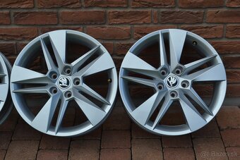 5x112 R17 Hlinikove disky Original Škoda Superb - 3