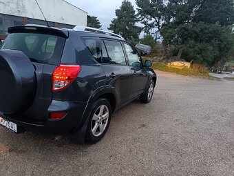 Predám toyota RAV4 4x4 - 3