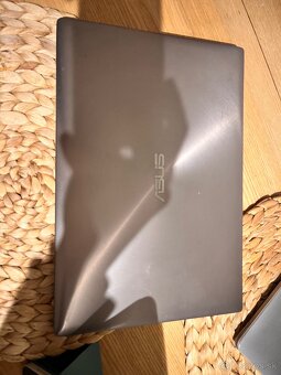 Asus Zenbook UX303UB - 3