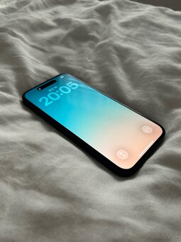Predam iPhone 15 125GB – 94 % bateria, obal + novy kabel - 3