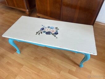 Maľovaný drevený konferenčný stolík - 3