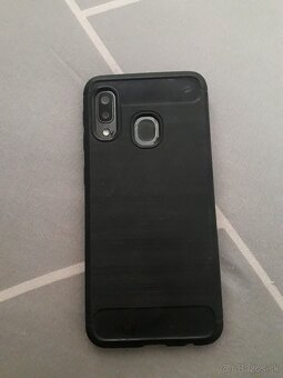 Samsung galaxy a20e - 3
