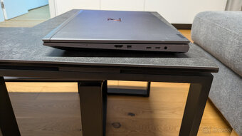 HP Zbook Zbook Fury 15,6", Core i7 10850H, 32GBRAM, 512GBSS - 3