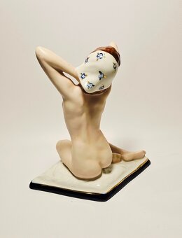 Art Deco ženský akt Royal Dux - 3