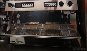 Profesionálny Dvojpákový kávovar - 3