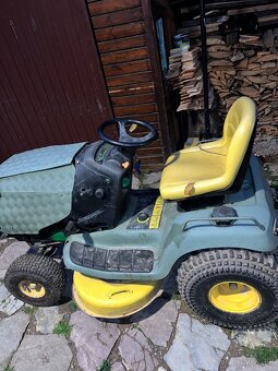 Predám traktorovú kosačku John Deere lt160 - 3