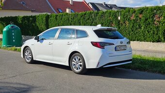 Toyota Corolla 1,8 Hybrid E-Cvt kombi 75000km kúpené SK DPH - 3