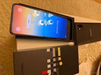 Samsung Z flip 4 bespoke edition 256g - 3