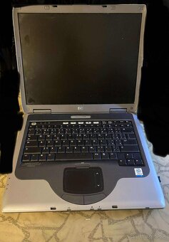 Predám starý notebook z win xp Intel cereon m 756 mb ram 40 - 3