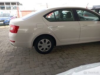 Octavia 1.6 TDI Active DSG - 3