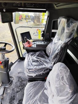 New Holland CR 9.90 - 3