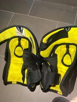 Hokejové lakťačky Bauer 3S - 3