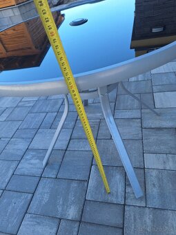 Predam okruhly stol - 3