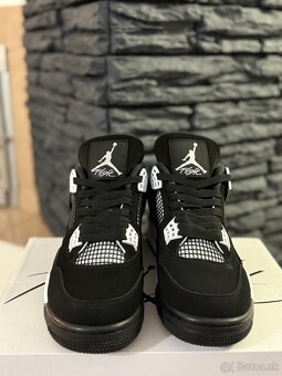 Jordan 4 White Thunder - 3