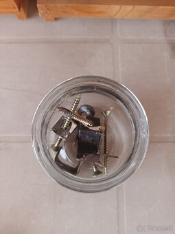 Koreničky v polici, dózy na korenie - 3