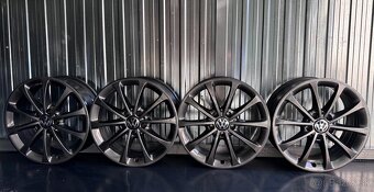 #31 Elektróny originál VW r17 - 3