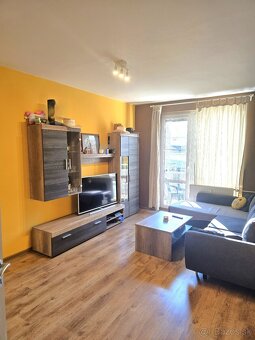 Priestranný 2 izbový byt s balkónom - Trenčianske Stankovce - 3