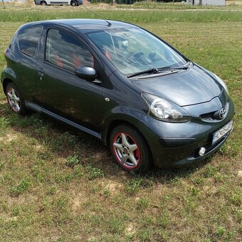 Spolahliva Toyota AYGO - 3