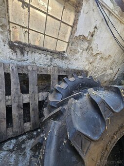 Predám pneumatiky 480/70 r30 - 3