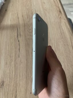Nefunkčný IPhone 7 - 3