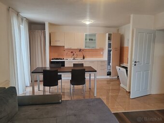 2-izbový byt v centre + parkovanie - 3