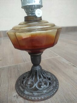 historicka petrolejova lampa. - 3