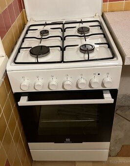 Predam sporak Electrolux - ako novy - kombo: plyn+elek.truba - 3