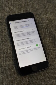 iPhone SE 2020 (2. generácie) 64GB plne funkčný - 3