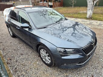 Predám ľavé spätné zrkadlo na Škoda Superb 3 III - EÚ - - 3