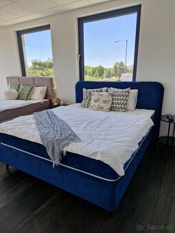 Masívna boxspring posteľ s matracmi a roštami – zn. SANAS - 3