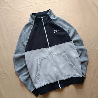 Nike tepláková mikina čierna biela sivá mikina s logom M - 3