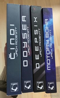 Motory Boha, Deepsix, Čindi, Odysea (Jack McDevitt) - 3