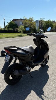 Yamaha aerox 50cc r.v 2011 - 3