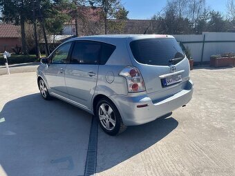 Predám Toyota Corola Verso 2.2D Pekná 258000km Top - 3
