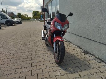 Honda CBR 125 R 2004 - 3
