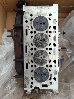 Hlava motora Citroen 1,6 - 3