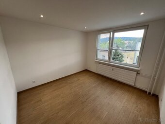 NA PREDAJ: Moderný 2-izbový byt po kompletnej rekonštrukcii - 3