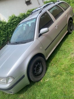 Predám škoda Octavia 4x4 1.9 TDi 74 kW R.v 2005 - 3