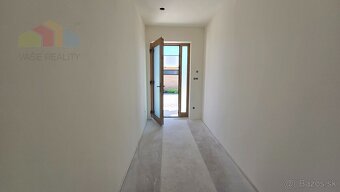 NOVOSTAVBA 4-IZBOVÉHO BUNGALOVU LEN 7 KM OD PIEŠŤAN – OBEC S - 3