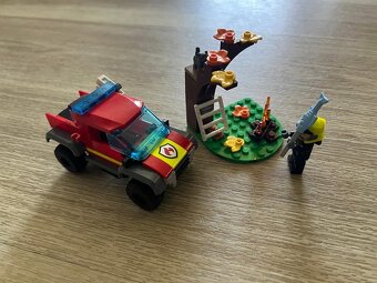 LEGO City poziarnik 60393 - 3