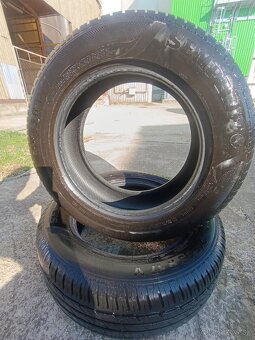 Predam gumy 215 /65/R17  letne - 3